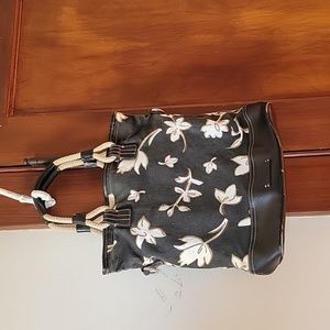 nine&co. bag, shoulder bag colors brown and black